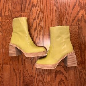 Free People Ruby Platform Boots
Brand new! Never worn!